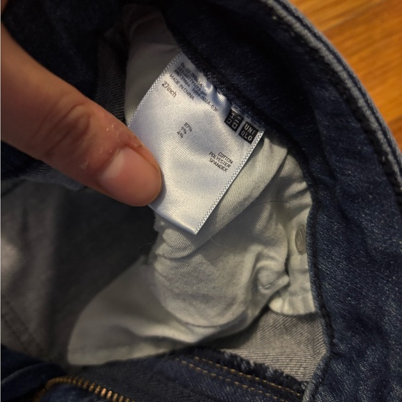 Uniqlo Ultra Stretch Jeans skinny tapered distressed - Picture 2 of 3